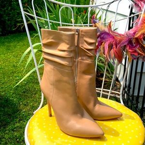 Halston Heritage Heeled Boot - light tan